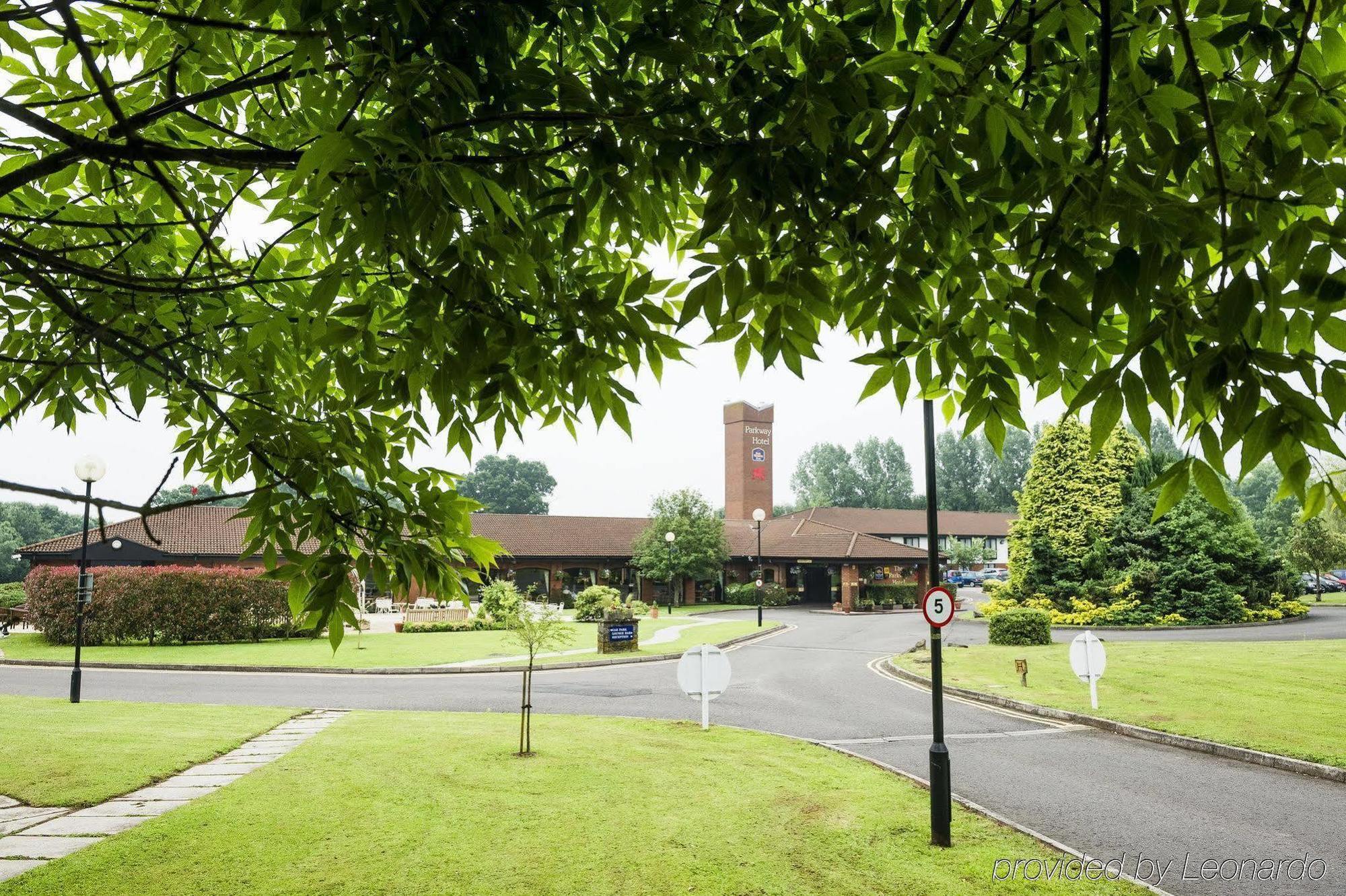 Parkway Hotel & Spa Cwmbran Exterior photo